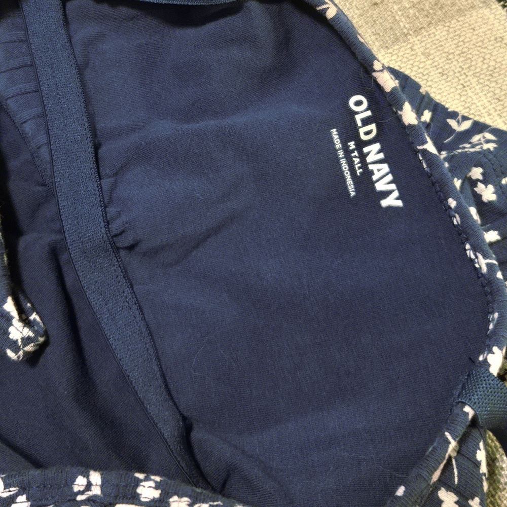 Two Old Navy White And Blue Floral Crop Tank Top With Shelf Bra, Bramis Med Tall - Picture 5 of 5